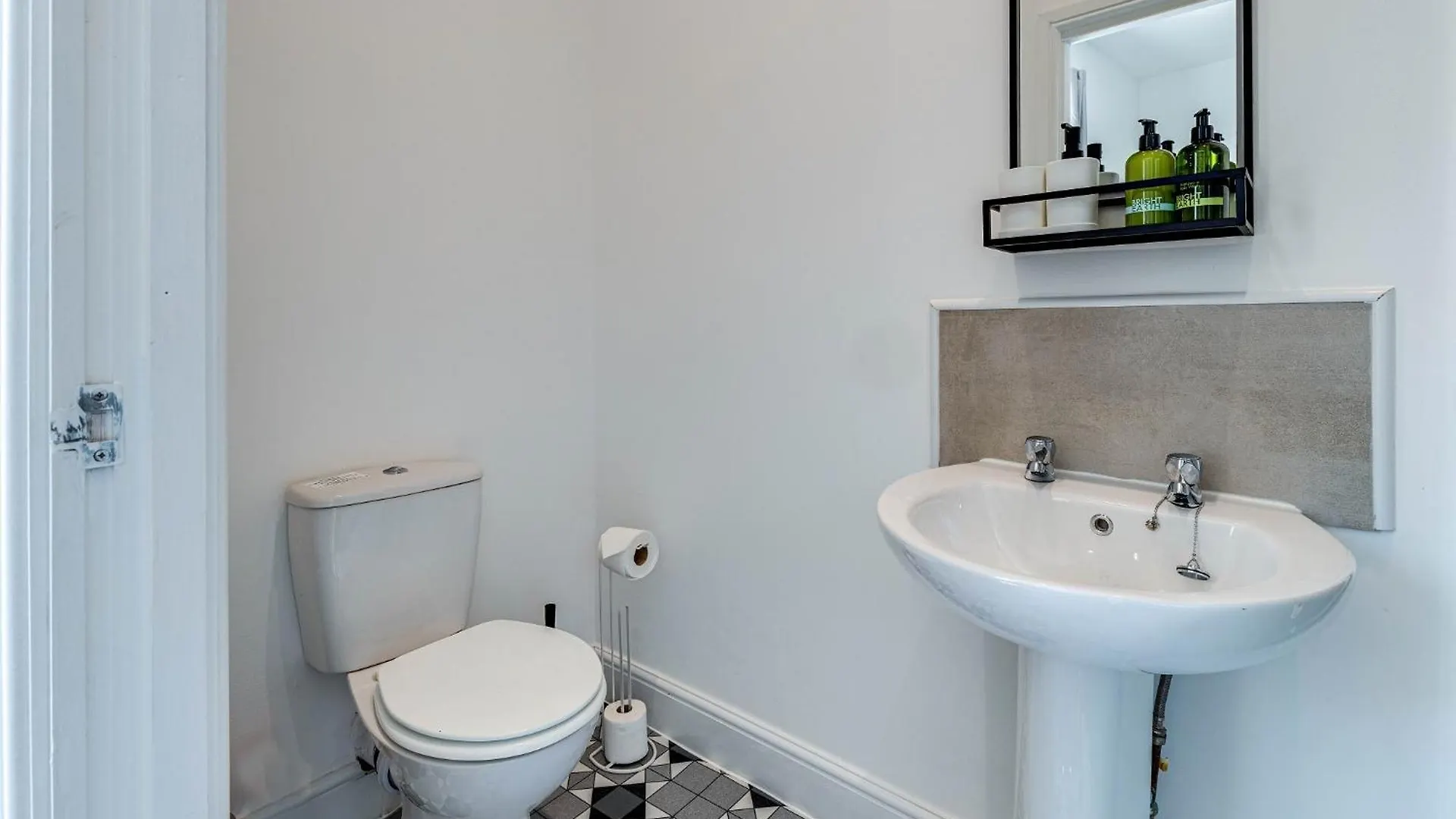 Apartment No 2 At Empire 39 Scarborough