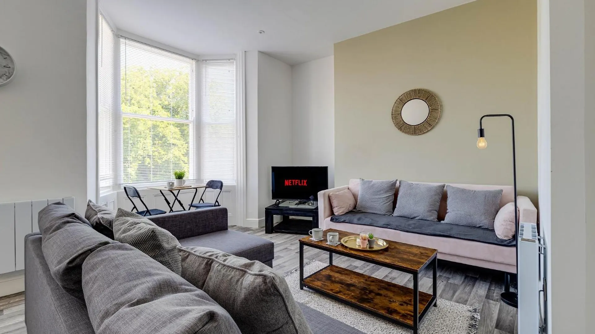Apartment No 2 At Empire 39 Scarborough